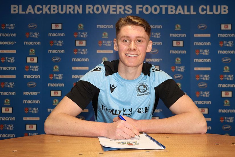 Blackburn Rovers secure signing of Irish defender Connor O’Riordan ...